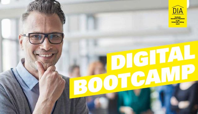 Geschäftsmann präsentiert das Digital Bootcamp